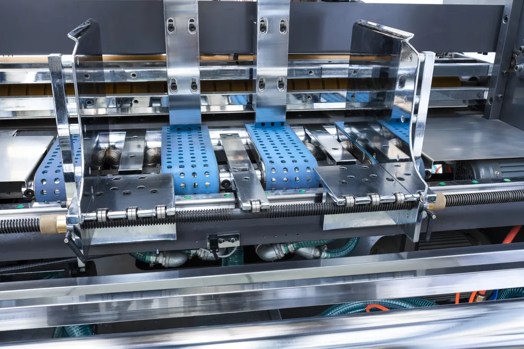 High Quality High Speed Servo Automatic Intelligent Flute Laminating Machine