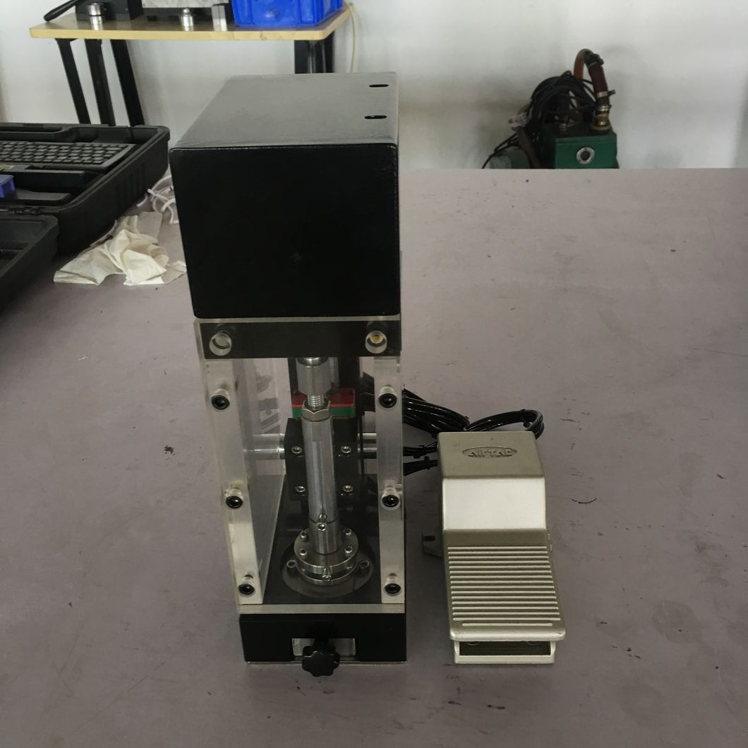 Lithium Ion Battery Coin Cell Disc Cutter Pneumatic Punching Machine