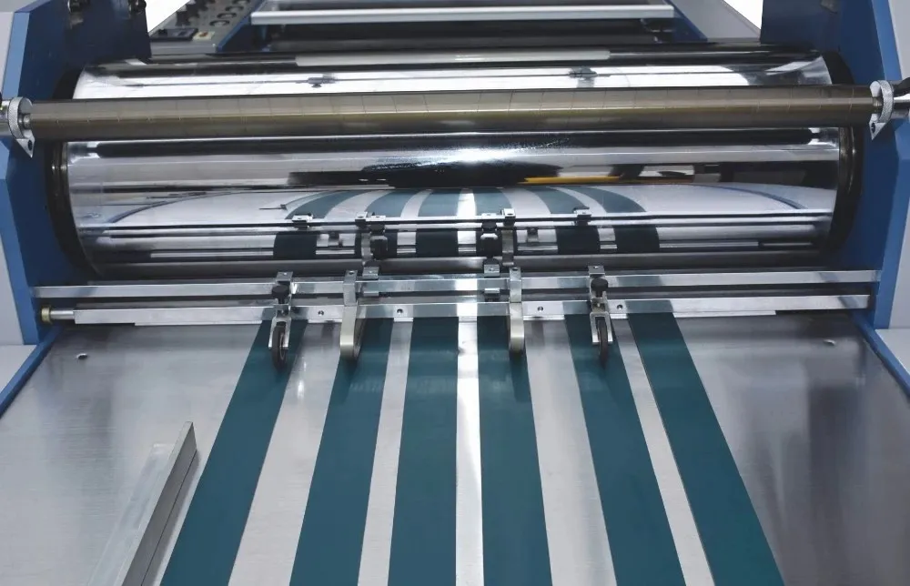 Yfmb-750A Hot Sale Semi Automatic Hydraulic Oil Heating Roll Film Office Laminating Machine Plastic Lamination Machine for Paper Book Boxes Products